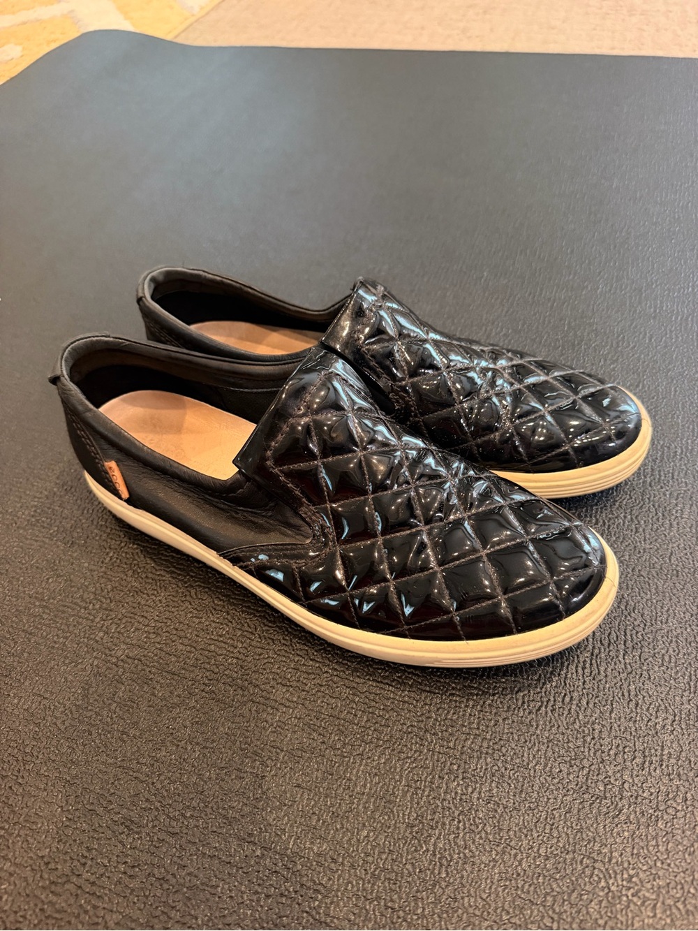 Ecco Women's Soft 7 Quilted Upper Leather Flats Size 41 (10-10.5)